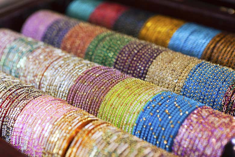 Braceletes que você encontrará no Laad Bazaar