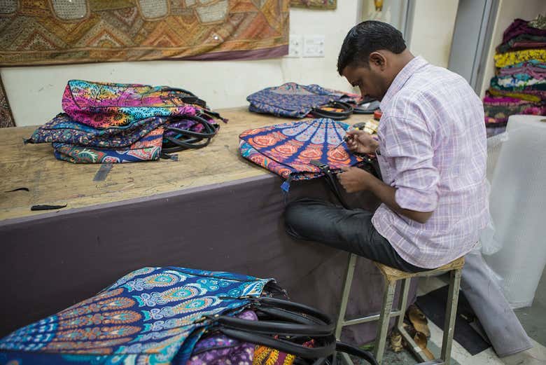Artesano trabajando