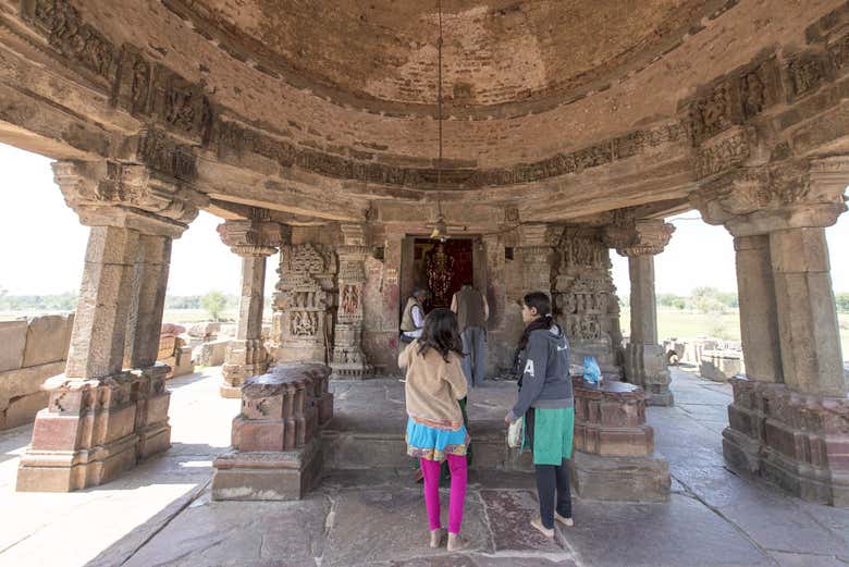 Visitando el Templo de Harshad Mata