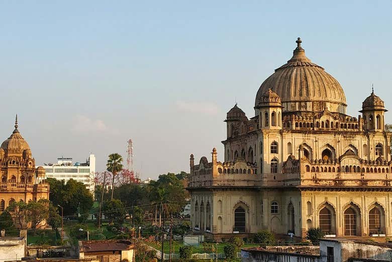 Vue latérale de Maqbara, la tombe de Saadat Ali Khan