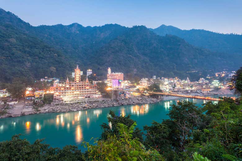 Panorámica de Rishikesh al atardecer