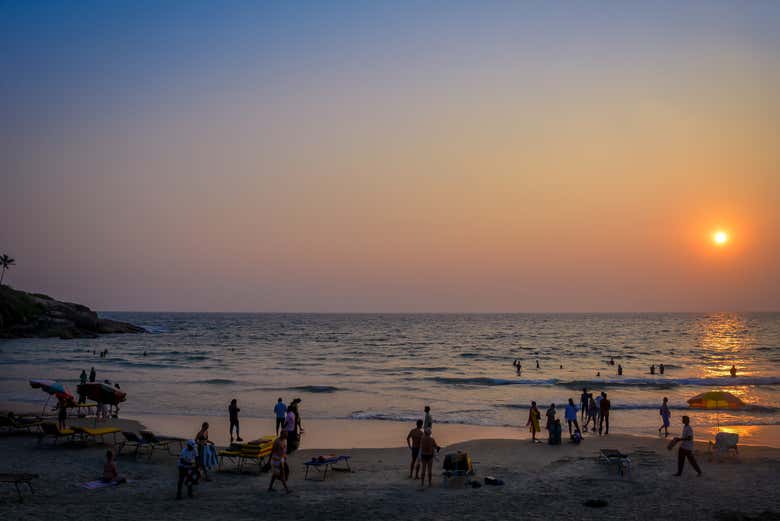 Praia ao entardecer