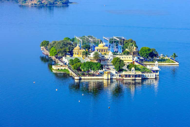 Le palais Jag Mandir, sur le lac Pichola