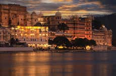 Pub crawl ¡Tour de fiesta por Udaipur!