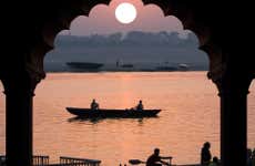 Ganga Aarti & Sunrise Boat Trip