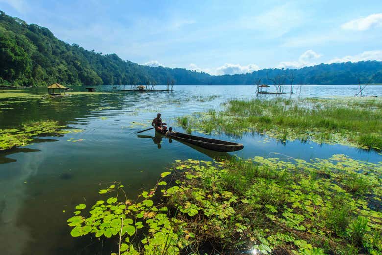 Canoeing on Lake Tamblingan