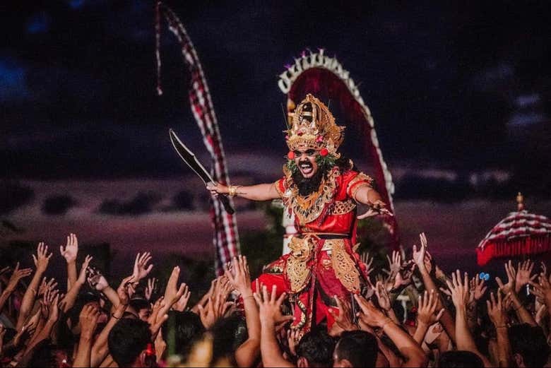 Spettacolo di danza tradizionale balinese Kechak