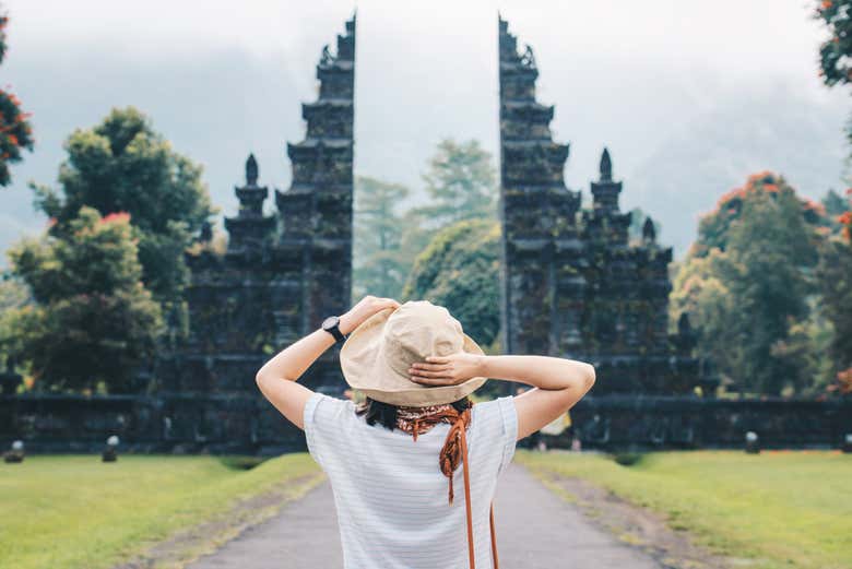 Exploring a temple