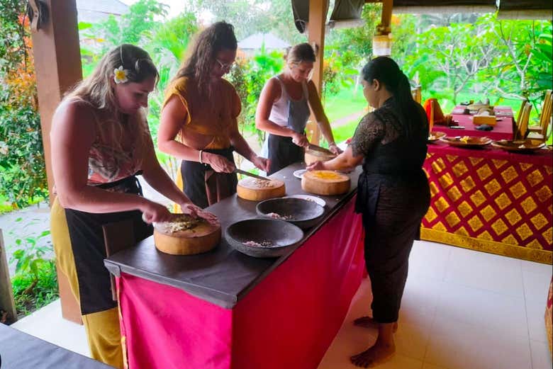 Learning to make typical Balinese dishes