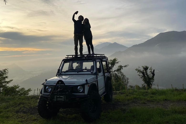 Profitez de l'excursion en jeep au point de vue de Pinggan