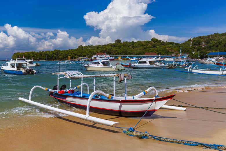 Jukung along the Padang Bai coast