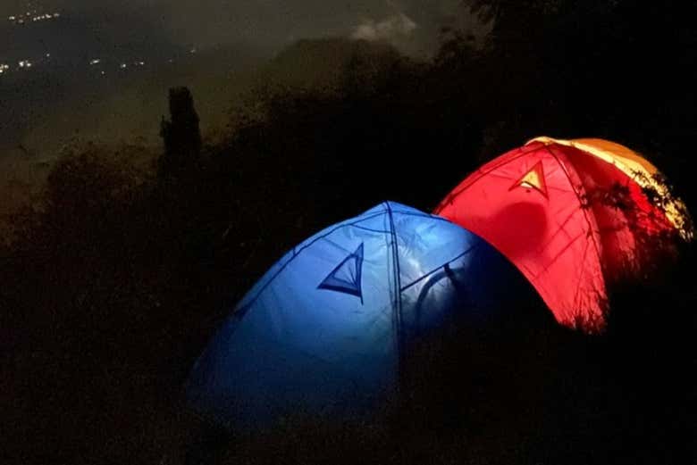 Las tiendas de campaña donde dormiremos en el monte Batur
