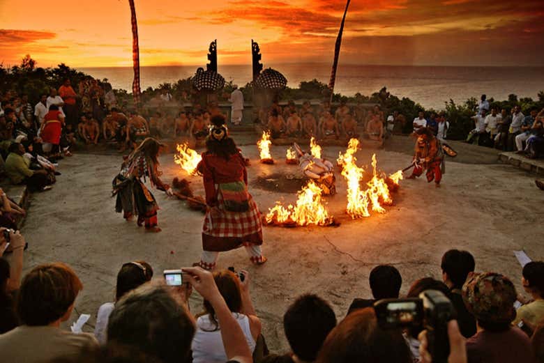 Veremos el espectáculo tradicional al atardecer