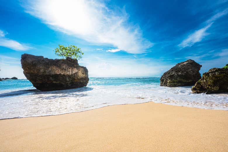Bellissimo panorama sulla spiaggia Padang Padang