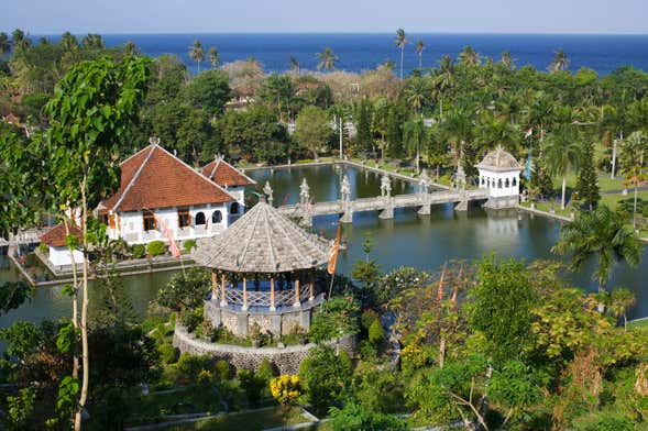 Tour privado pelos palácios flutuantes de Taman Ujung e Tirta Gangga