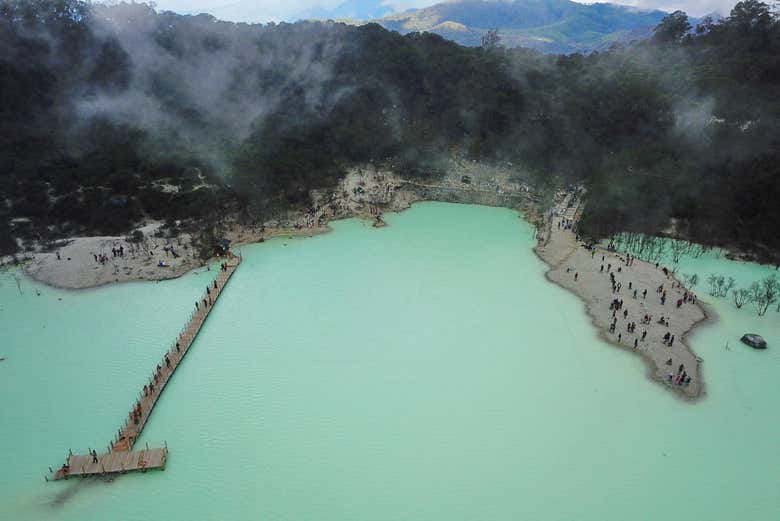 Vista aérea de Kawah Putih