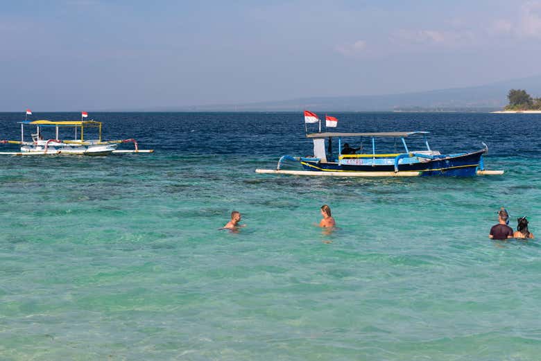 Disfrutando de las aguas de Gili Air