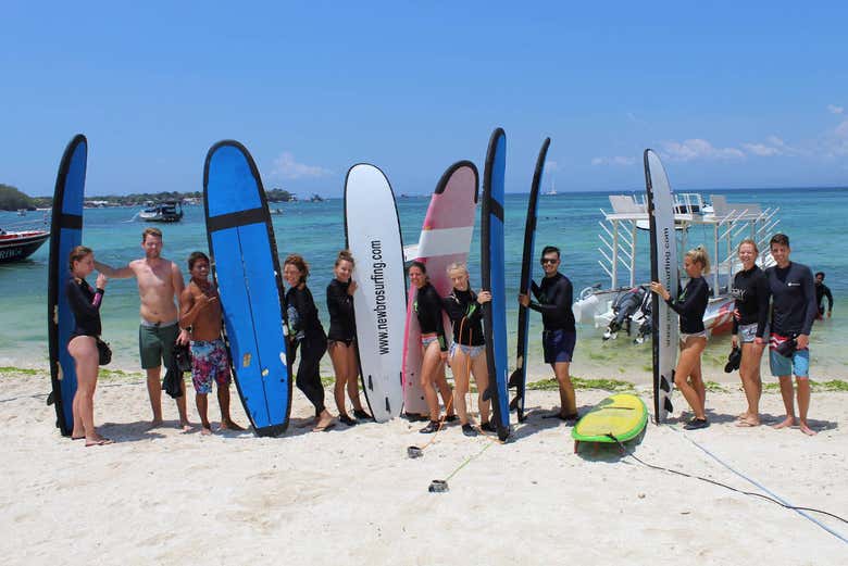 Grupo de la clase de surf