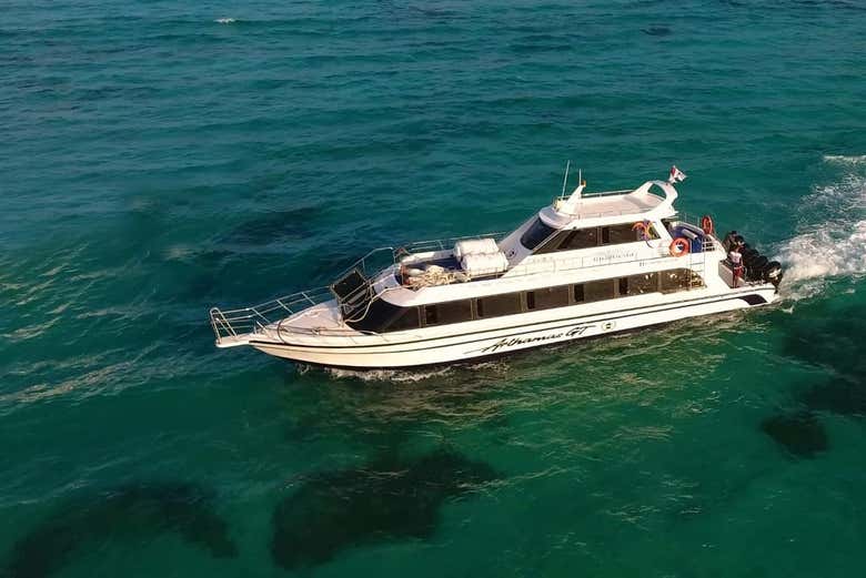 Navegando entre Bali y Nusa Lembongan