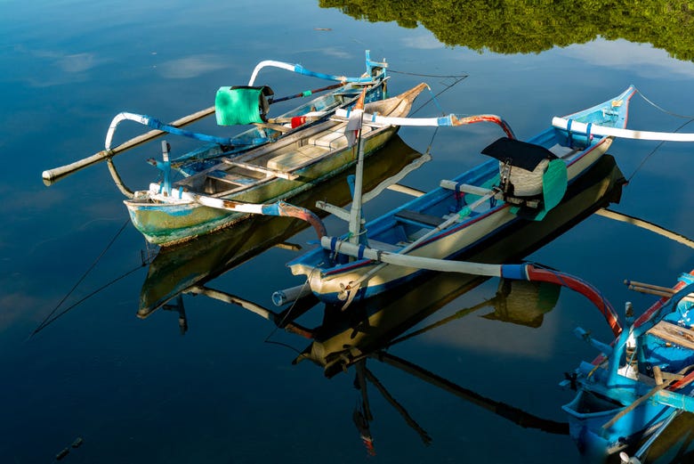 Petits bateau pêcheurs à Serangan