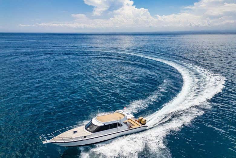 Barco no qual você viajará para Nusa Penida