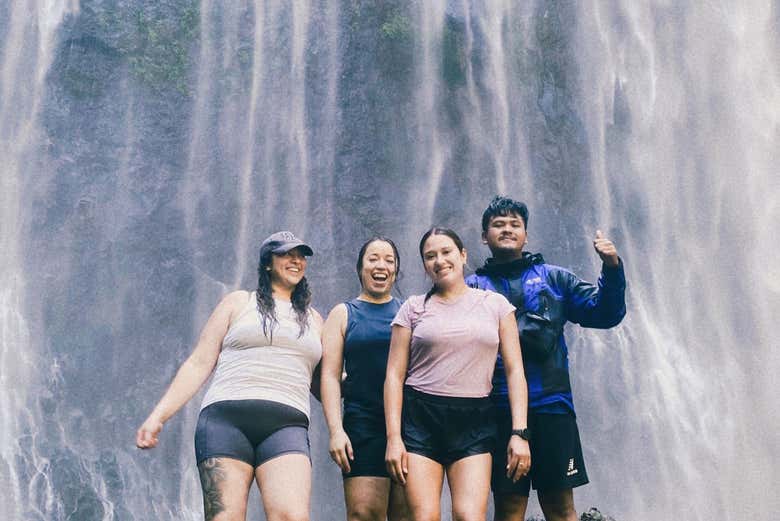 Remojándonos con las cascadas de Madakaripura