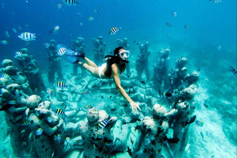 Practicando snorkel en las islas Gili