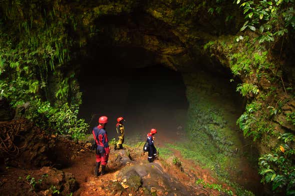 Espeleología en la cueva de Jomblang
