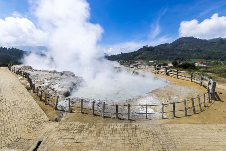 Cráter volcánico en Indonesia