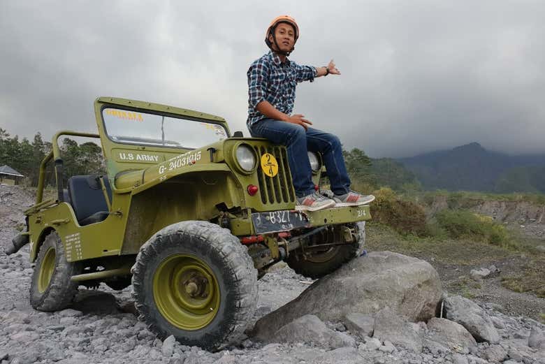 Touring the Merapi volcano by 4x4