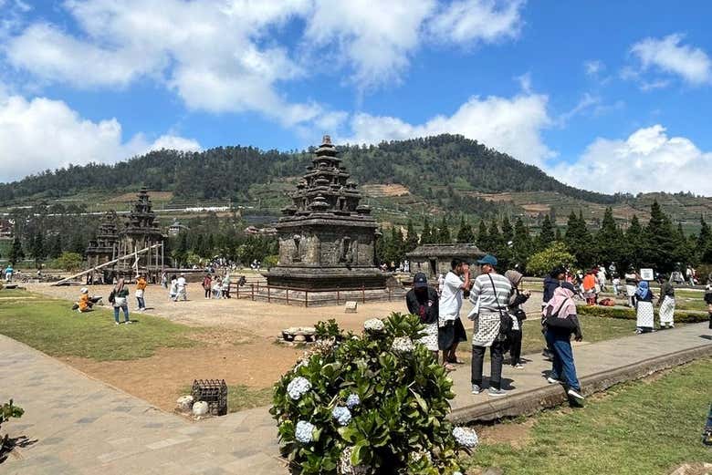 Recorriendo el Templo Arjuna