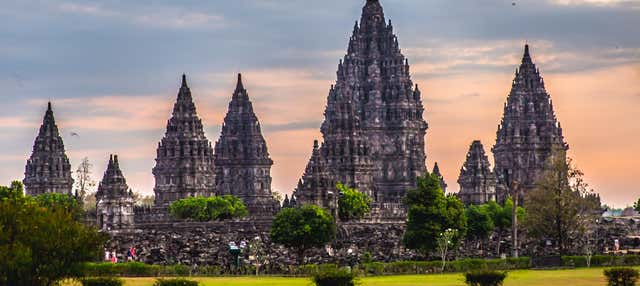 Tour privado por Yogyakarta y templos Prambanan y Borobudur