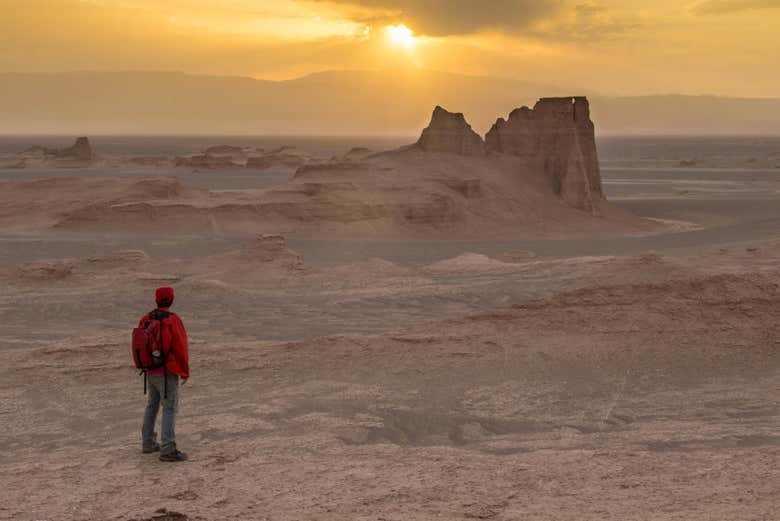 Recorriendo el desierto de Shadad