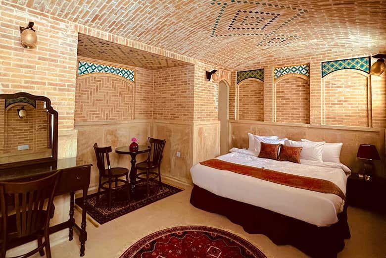 Dormiréis en hoteles tradicionales