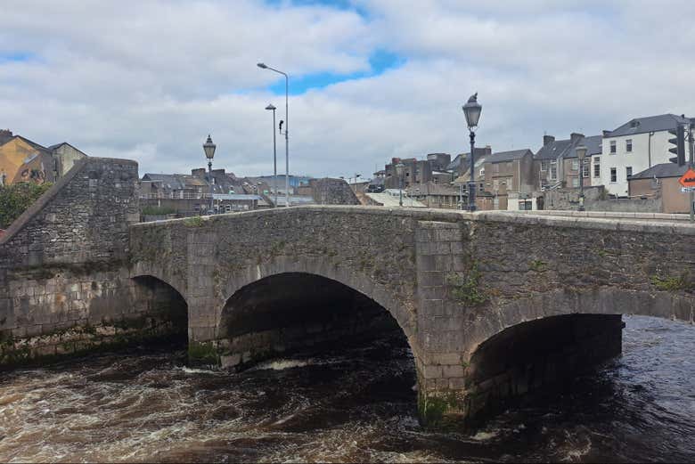 El puente de piedra de South Gate 