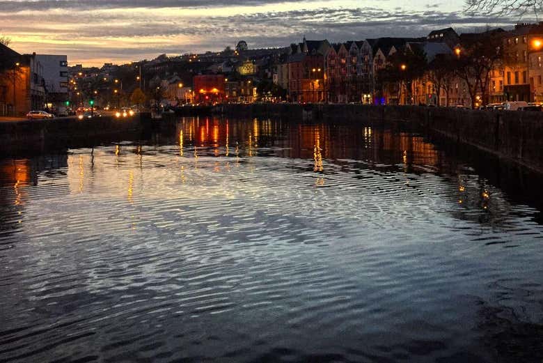 El río Lee al anochecer