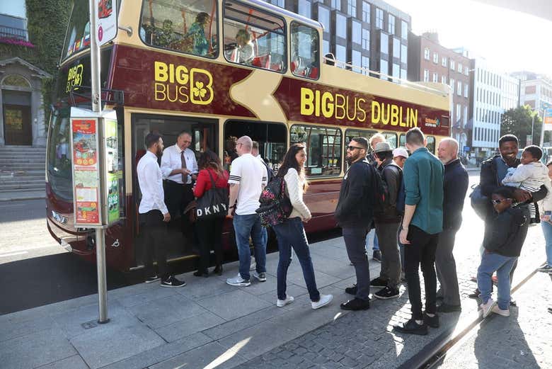 Hopping on the Dublin tourist bus