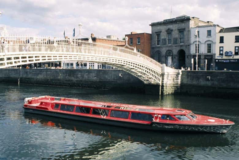 Le bateau touristique