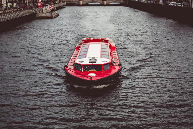 Barco turístico por Dublín