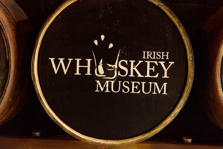 Il whiskey irlandese matura nelle botti