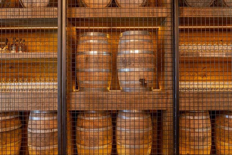 Vecchie botti di whisky