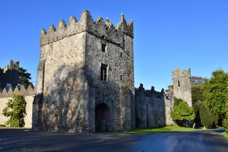 Getting closer to Howth Castle