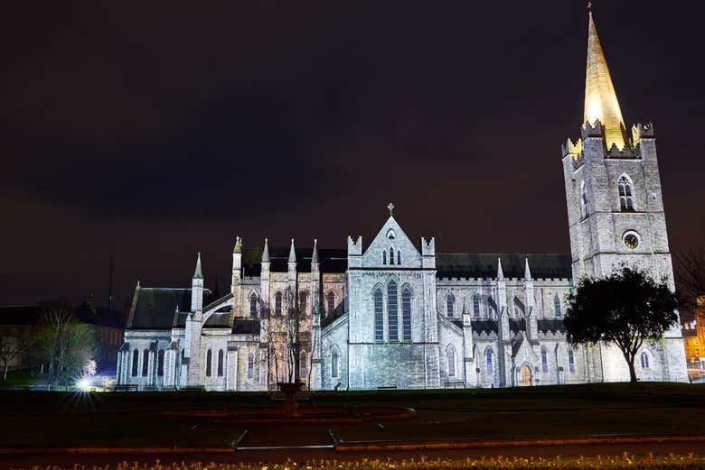 Catedral de San Patricio al caer la noche