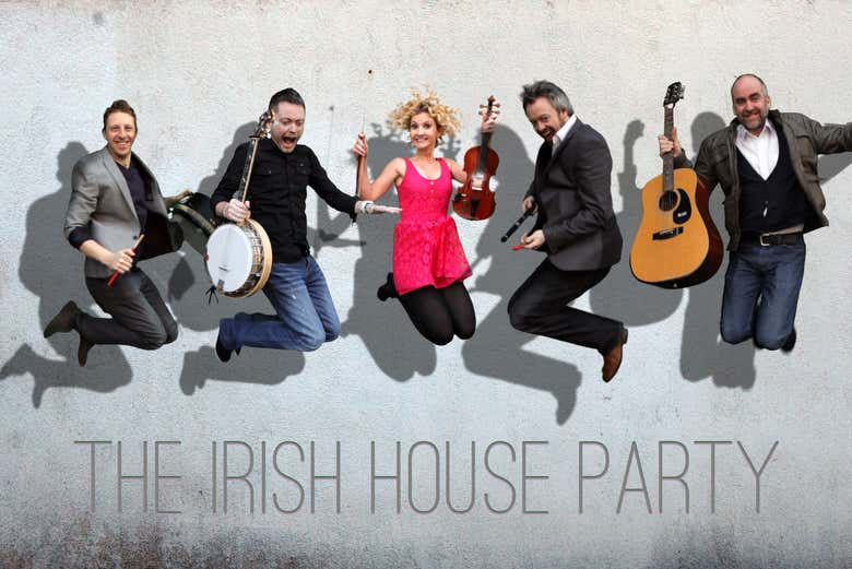 Músicos y bailarines de The Irish House Party