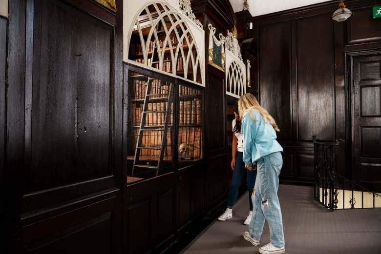Conociendo la biblioteca pública más antigua de Irlanda