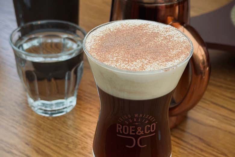 Una copa de Café Irlandés