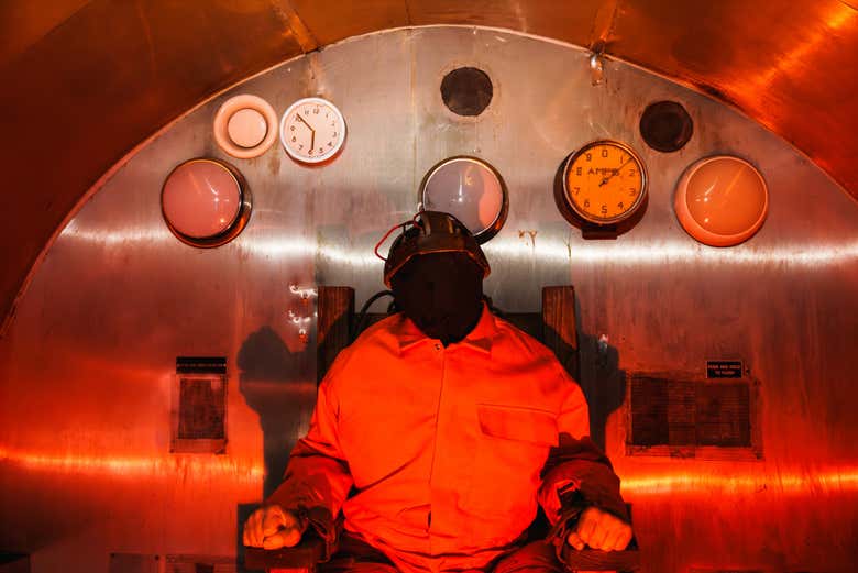 Un uomo su una sedia elettrica