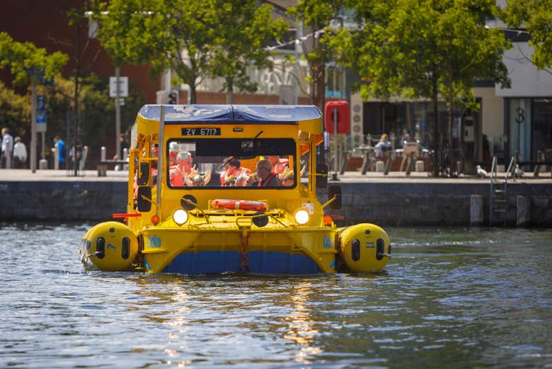 On board the amphibious vehicle on the Dublin canal