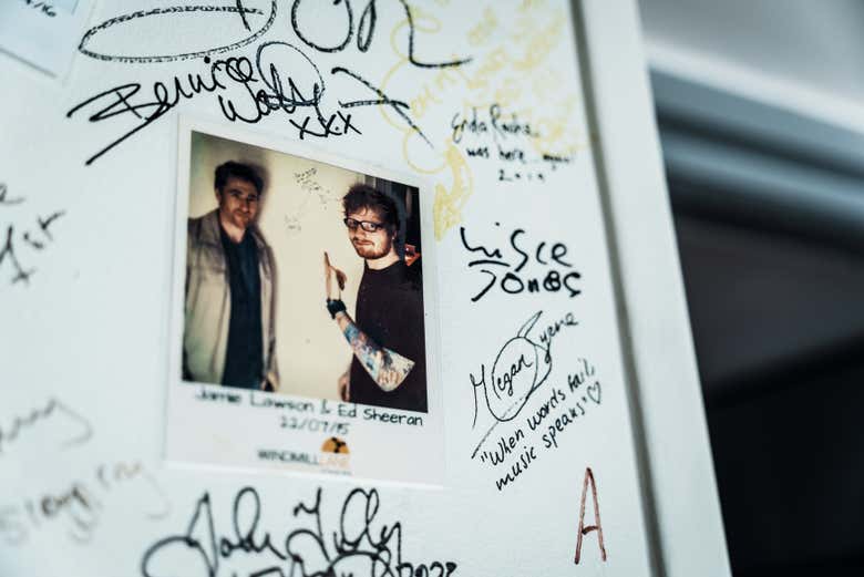 Pasaréis por los estudios en los que grabó Ed Sheeran