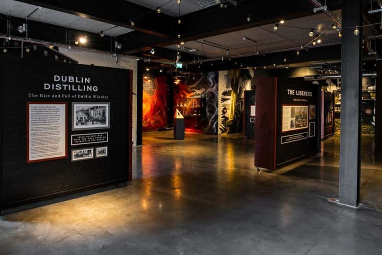 Sala de exposição da destilaria Teeling